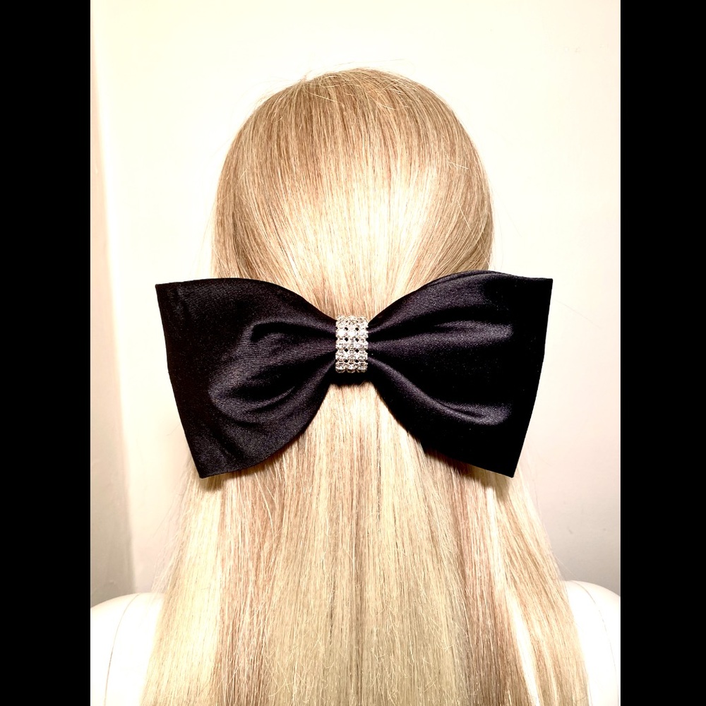 Black Vintage Rein-Stone Bow